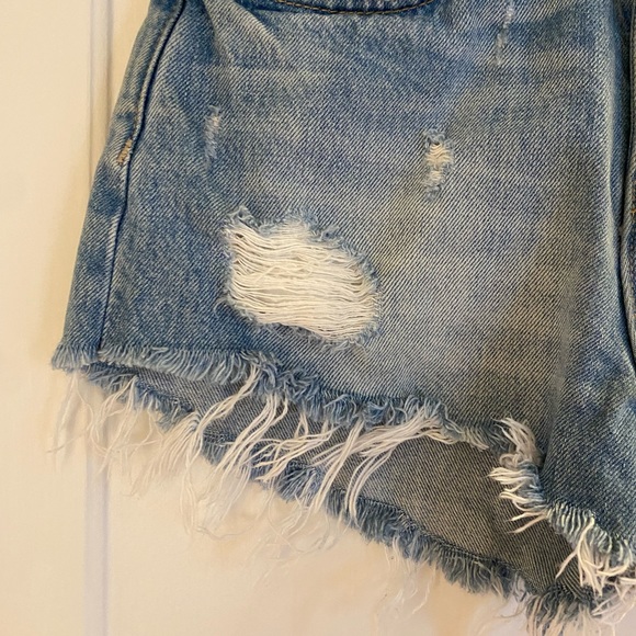 Lovers + Friends Denim Jean Shorts, size 24, GREAT condition - Picture 4 of 12